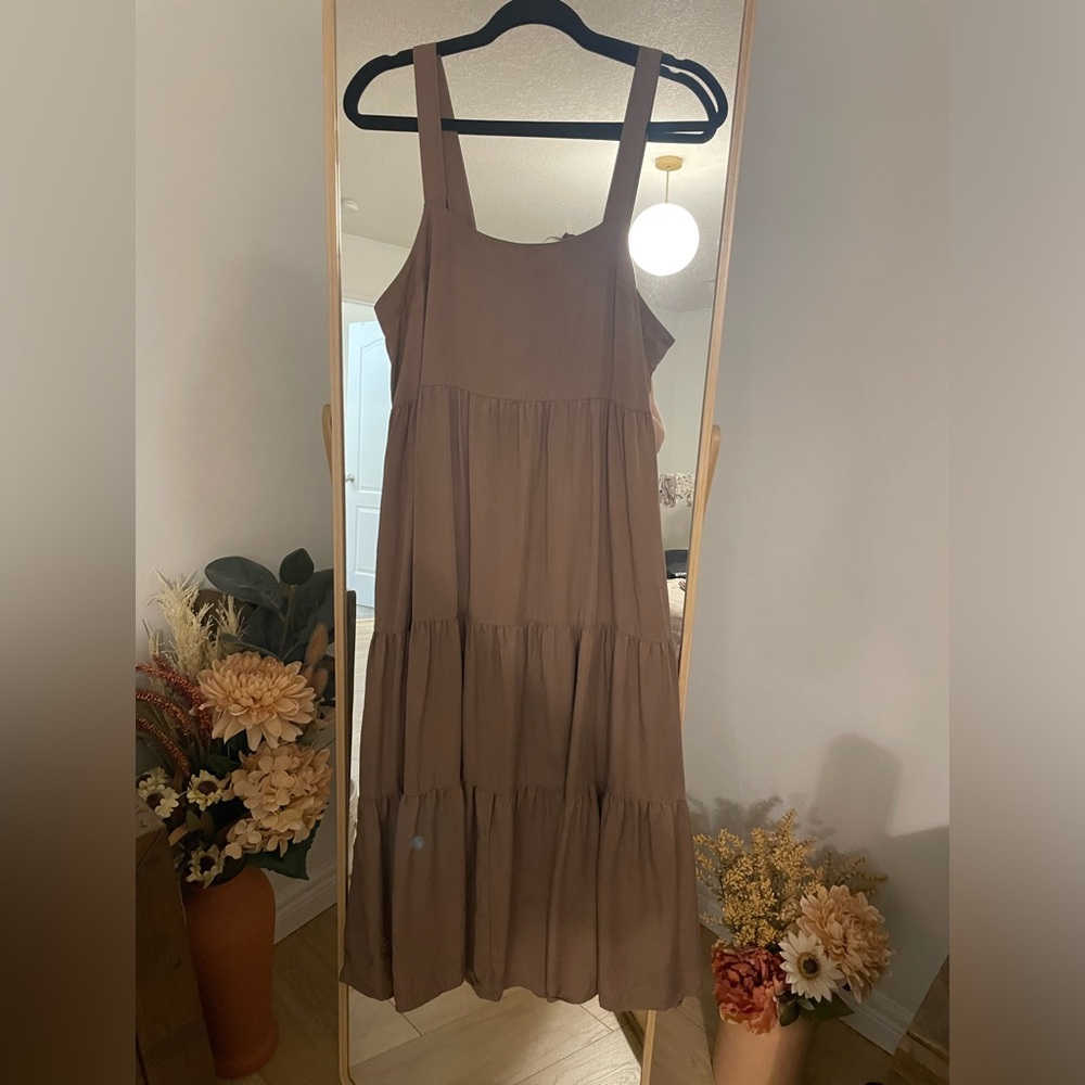 Chic Sleeveless Brown Tiered Maxi Dress